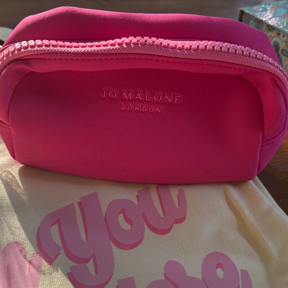 Jo Malone Cream Tote with Pink Pouch - Picture 3 of 3